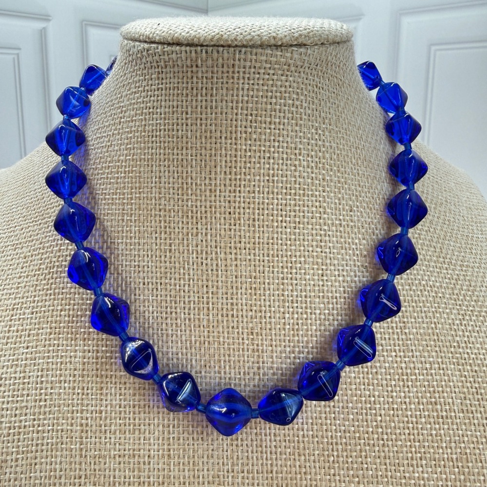 Vintage Cobalt Blue Resin Faceted Bead Necklace Gold Tone Clasp 15 Inch